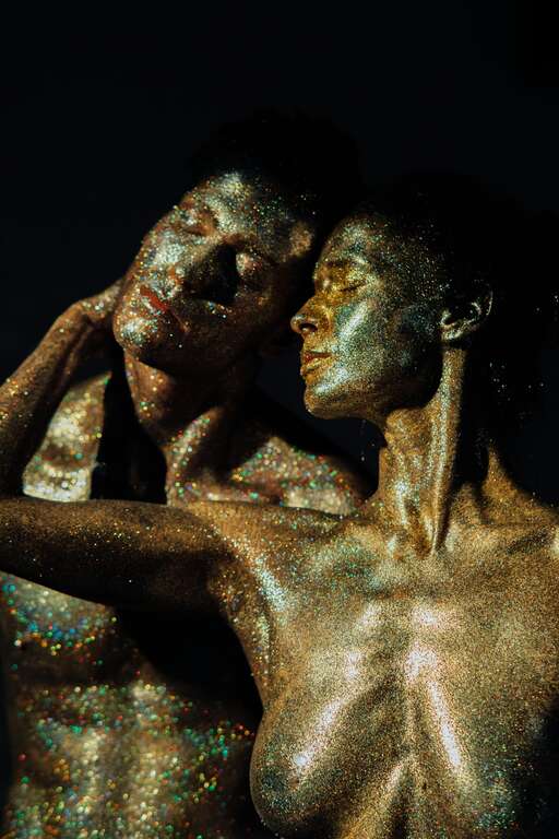 גלה את עולם העיסוי האירוטי: הנאה מושלמת לגוף ולנפש