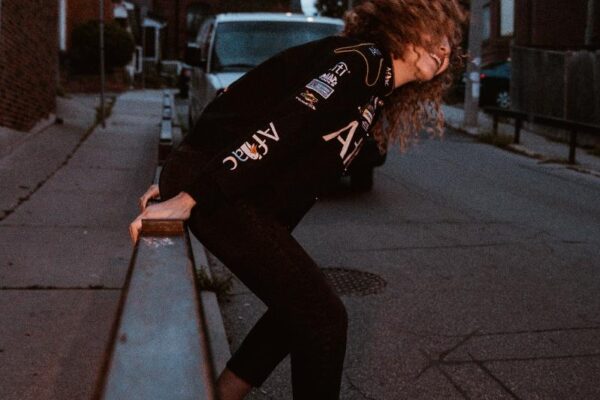 "בריחה מההמולה: נווה מדבר שהוא חיפה, ישראל" "בריחה מההמולה: נווה מדבר שהוא חיפה, ישראל"