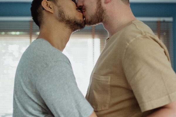 "היתרונות והחסרונות של הזנות" "היתרונות והחסרונות של הזנות"