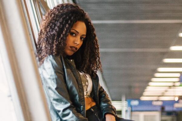 "חשיפת האמת מאחורי נערות הליווי" "חשיפת האמת מאחורי נערות הליווי"